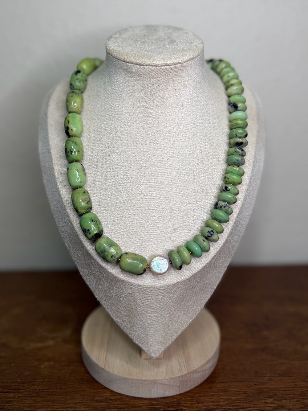 ARTISAN Green Chunky Chrysoprase Asymmetrical Beaded Stone Necklace